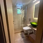 Seaview Apartment *